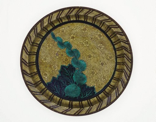 Alternate image of Dish with design of garden plants by Hizen ware