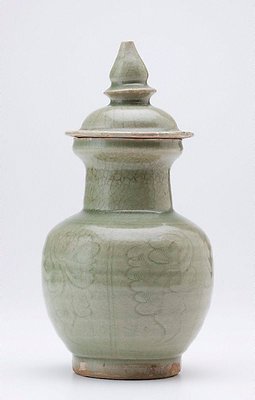 Alternate image of Covered jar with carved decoration by Longquan ware
