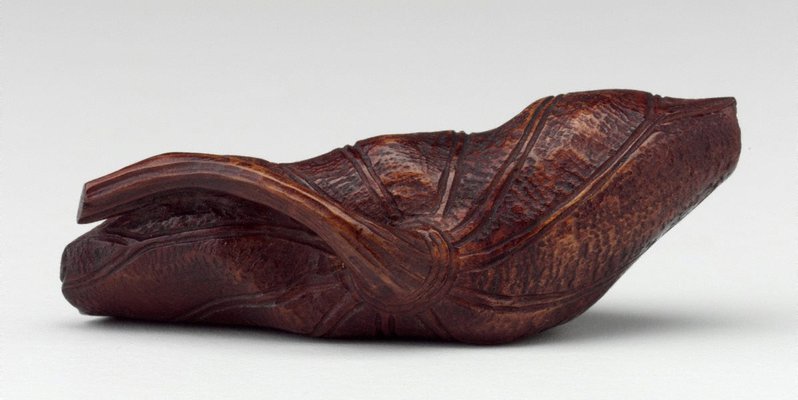 Alternate image of Netsuke in the form of a frog in a lily leaf by 