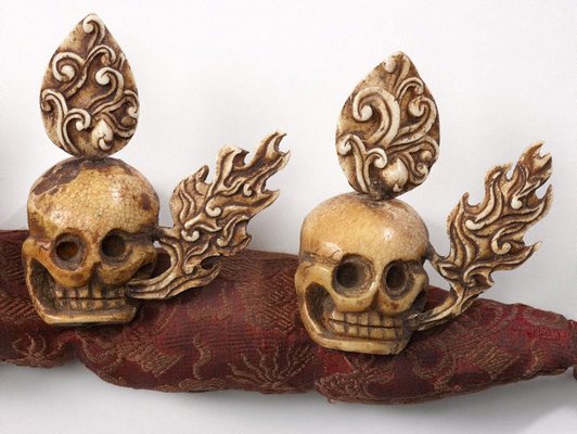 Alternate image of Skull crown by 