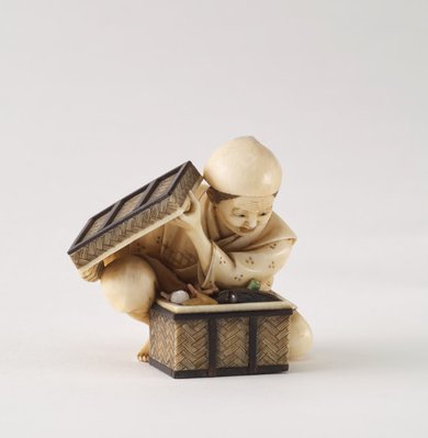 Alternate image of Opening a treasure box (okimono) by Homei