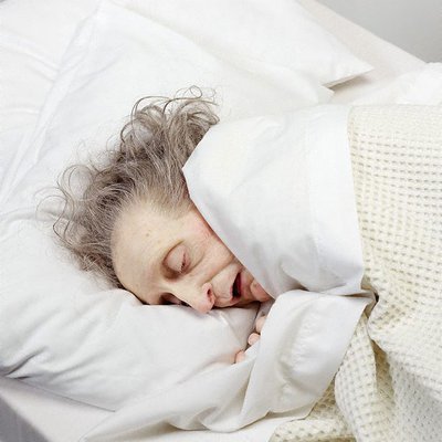Alternate image of Old woman in bed by Ron Mueck