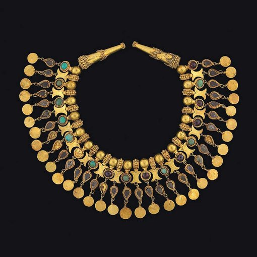 	Ornament for the neck of a robegold, turquoise, garnet, pyrites, 29.1 cm lTillya Tepe, 1st century CENational Museum of Afghanistan