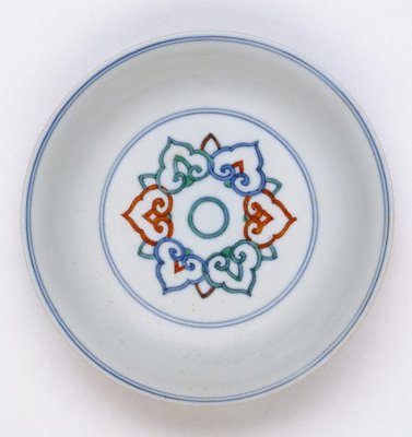 Alternate image of Dish with 'ruyi' design by Jingdezhen ware