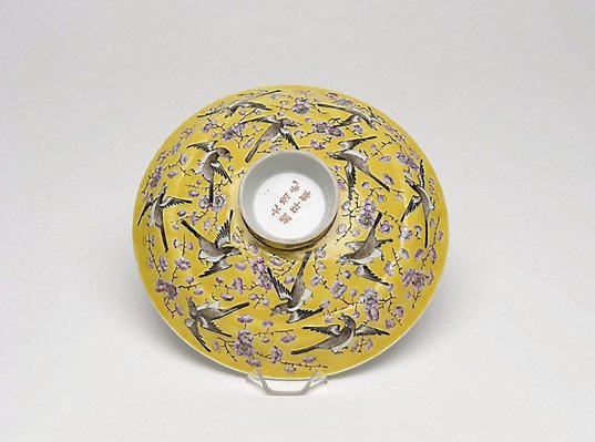 Alternate image of Covered bowl with plum blossom and magpie design by 