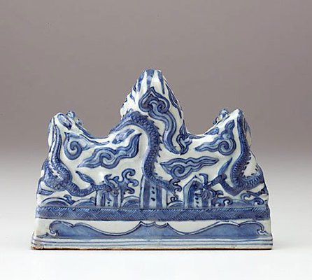 Alternate image of Brush rest moulded in the form of three dragons by Jingdezhen ware