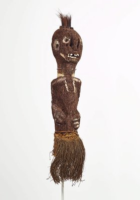 Alternate image of Amo ato (tree fern figure) by Fore people