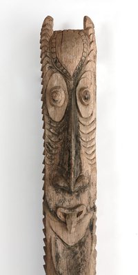 Alternate image of Jambukrikwaru (house post with owl face) by Iatmul people