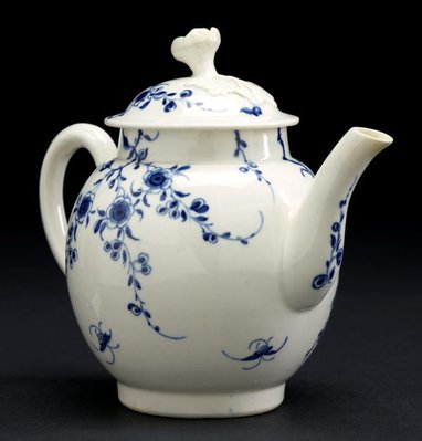 Alternate image of Teapot and cover by Worcester